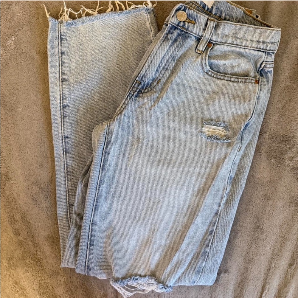 PacSun Stretch Light Indigo Ripped '90s Straight Leg Jeans
Size 24